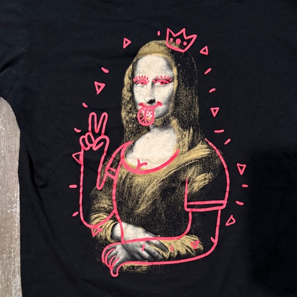 Brisco Mona Lisa Grafitti Black Graphic Tee with Pink Accents - Picture 2 of 6